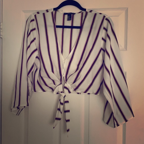 Tie front crop top - Picture 3 of 6